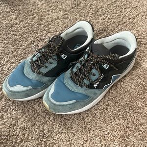 Gently Used Karhu Sneakers